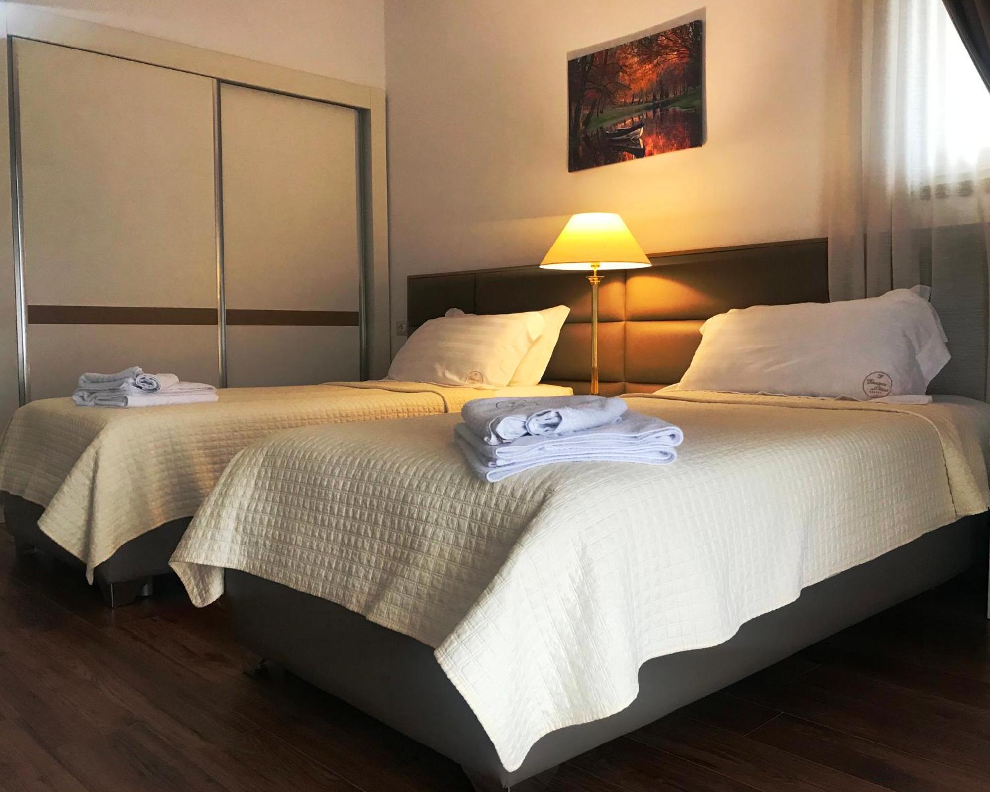 Chateau Linza Hotel Shkoze